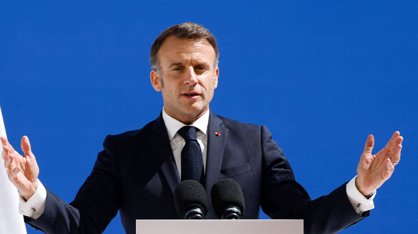 Μακρόν: Διαψεύδει σενάρια παραίτησής του μετά τις βουλευτικές εκλογές που πυροδότησαν sell off στα γαλλικά ομόλογα