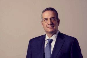 Οι εκλογές του ΣΕΒ και η υποψηφιότητα του Γιάννη Καραγιάννη της Olympia Group για τον οποίο αναμένεται απόφαση για παραπομπή του στο ποινικό δικαστήριο κακουργημάτων μαζί με το αφεντικό του Πάνο Γερμανό για απάτη!