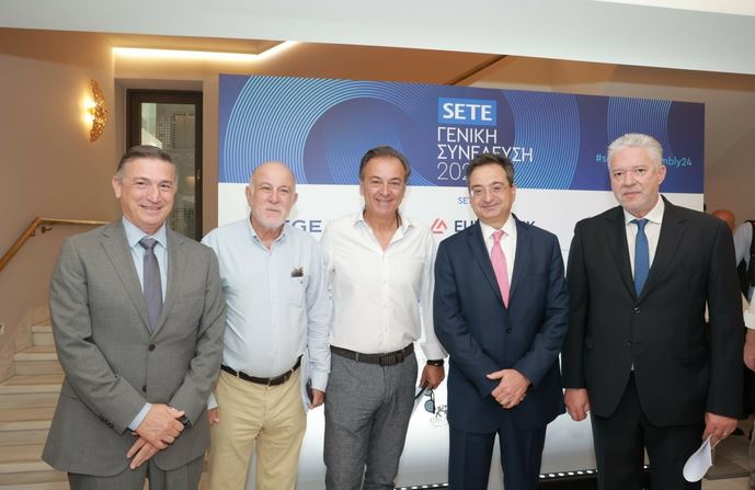 Καραβίας στον ΣΕΤΕ: Άμεσα επενδύσεις σε υποδομές - Τι είπε για τον υπερτουρισμό