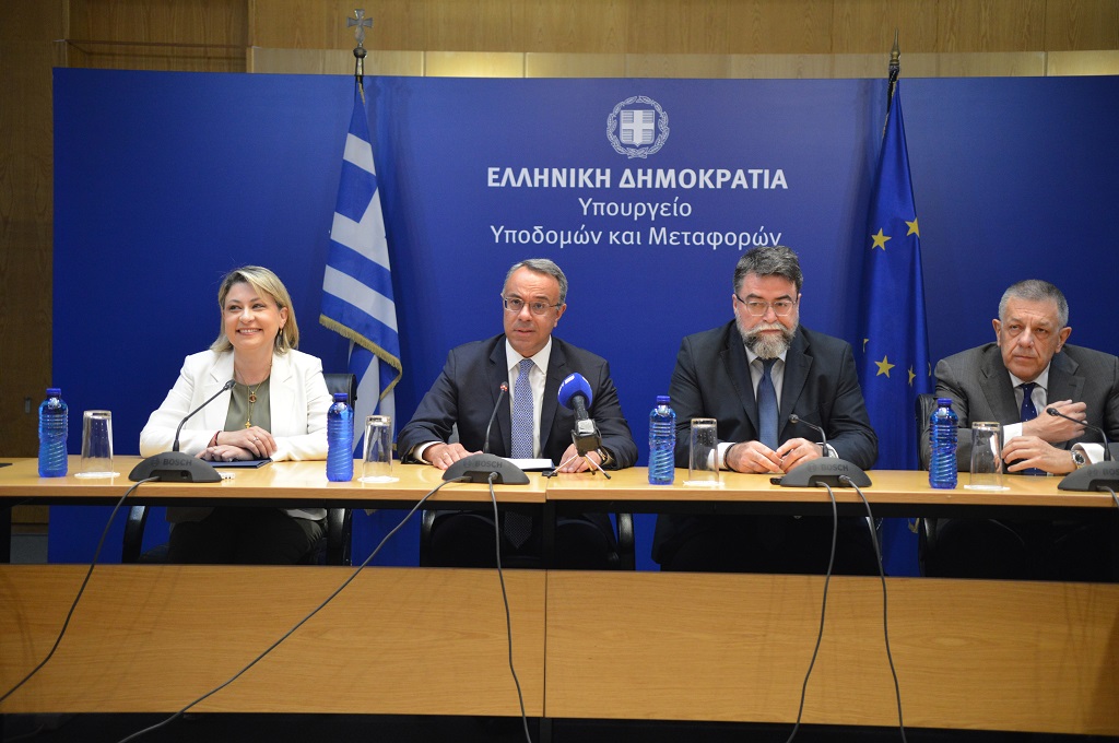 Έγινε σήμερα η τελετή παράδοσης – παραλαβής στο Υπουργείο Υποδομών και Μεταφορών