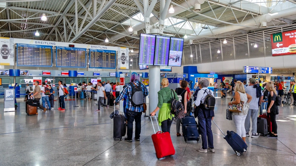Εθνική Τράπεζα: Ισχυρότερη η δυναμική των τουριστικών εσόδων - Που... χάθηκαν 1 δισ. ευρώ