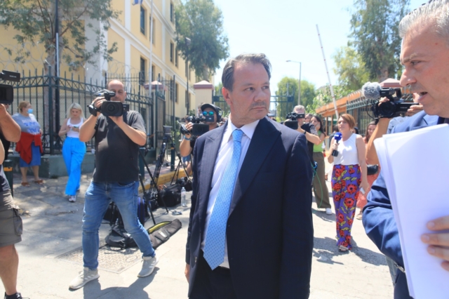 Απόστολος Λύτρας: Ελεύθερος για τον ξυλοδαρμό της συζύγου του - Απαγορεύεται να την πλησιάζει