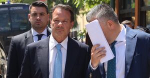 Θρίλερ με την υπόθεση Λύτρα - Αναζητείται μετά τα απειλητικά μηνύματα στη σύζυγό του