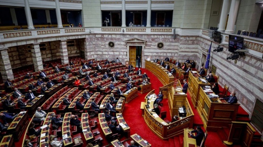 Βουλή: Διαβιβάστηκε νέα δικογραφία για τα Τέμπη