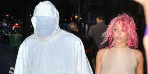 Η Μπιάνκα Σενσόρι με ροζ μαλλιά και διάφανο κορμάκι δεν άφησε τίποτα στη φαντασία -Η νέα προκλητική εμφάνιση
