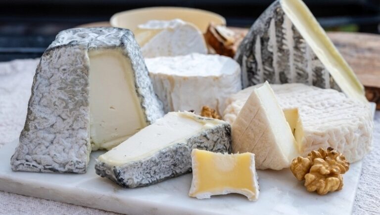 Ένα μουσείο αφιερωμένο στο τυρί μόλις άνοιξε στο Παρίσι