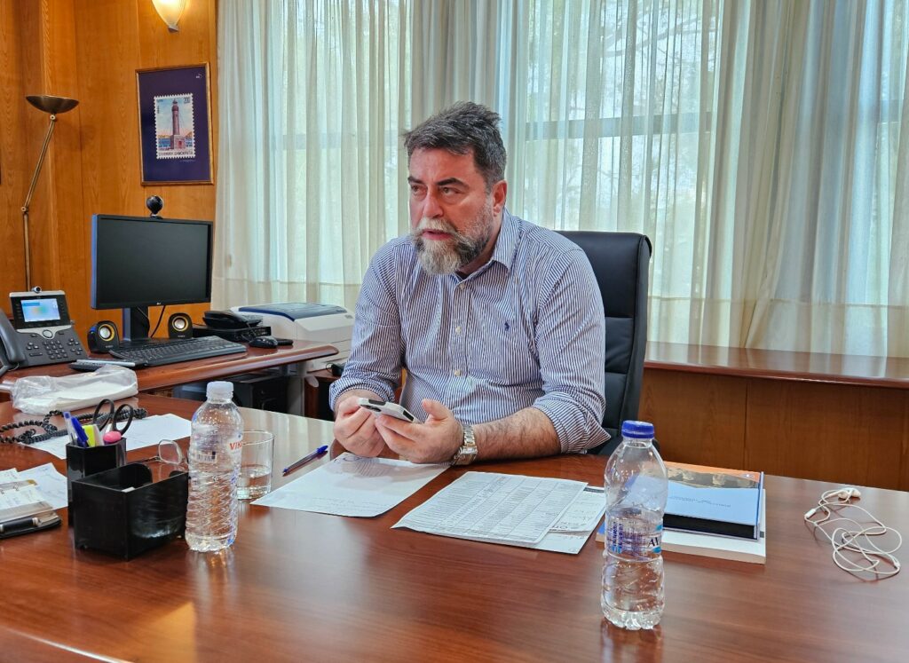 Πρωτοβουλία του Βασίλη Οικονόμου για να αποφευχθεί η αισχροκέρδεια στη Σαντορίνη