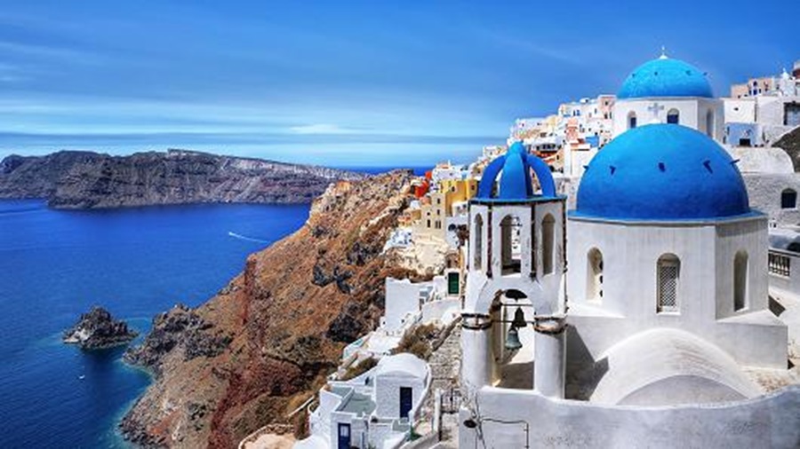 ΤτΕ: Αυξήθηκαν 15,9% οι ταξιδιωτικές εισπράξεις τον Απρίλιο