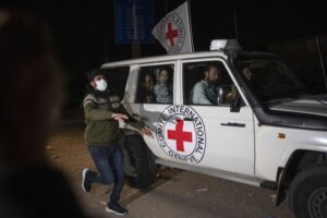 Γάζα: Επίθεση στα γραφεία του Ερυθρού Σταυρού