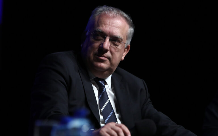 Συναντήσεις Θεοδωρικάκου με επιχειρηματίες με στόχο τη μείωση των τιμών