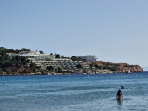 Η σύγκρουση των δύο μεγαλοεφοπλιστών στον Αστέρα Βουλιαγμένης