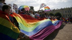 Ανησυχητικά στοιχεία - To 40% των ΛΟΑΤΚΙ+ στη Βρετανία το κρύβουν στη δουλειά τους