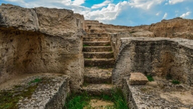 Ο αρχαιότερος τόπος ταφής στον κόσμο δεν δημιουργήθηκε από ανθρώπους