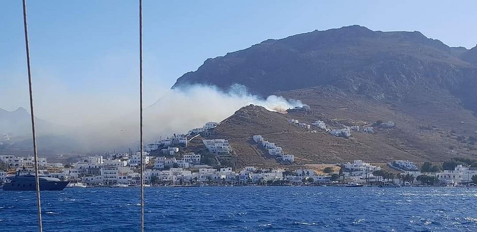 Φωτιά στη Σέριφο