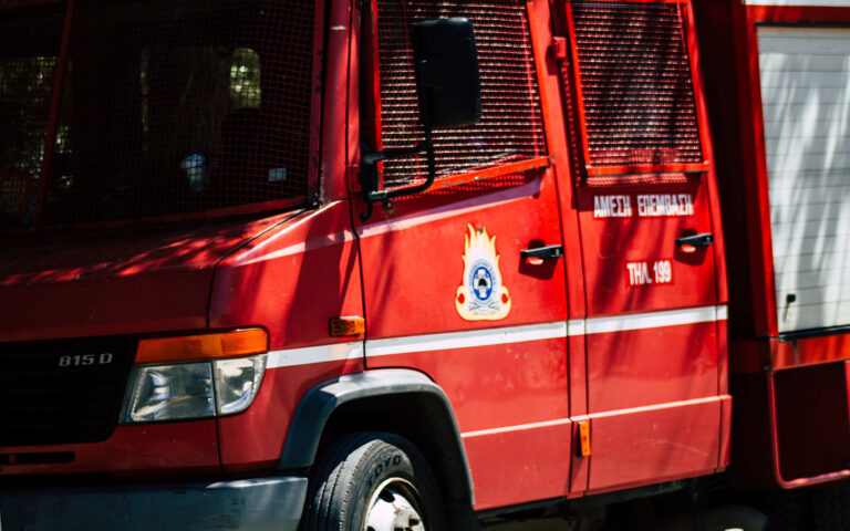 Φωτιά στην Αμφίκλεια - Κινητοποιήθηκαν 2 αεροσκάφη και 1 ελικόπτερο