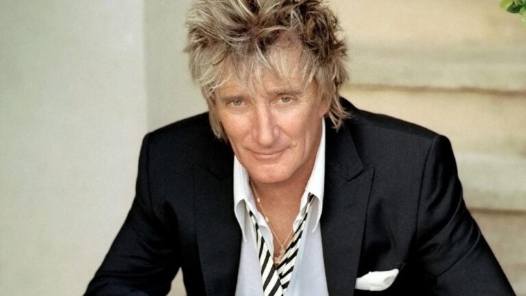 rod-stewart-author-photo-cdt-penny-lancaster