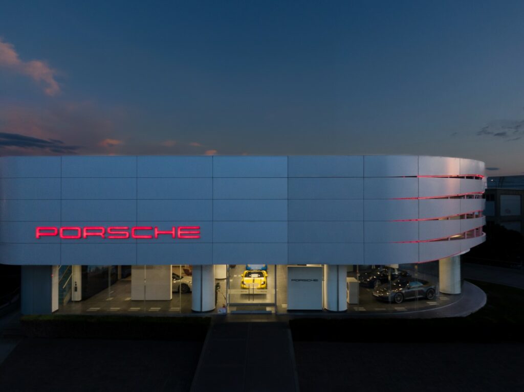 Οι νέες Porsche Panamera και Taycan δεν αστειεύονται
