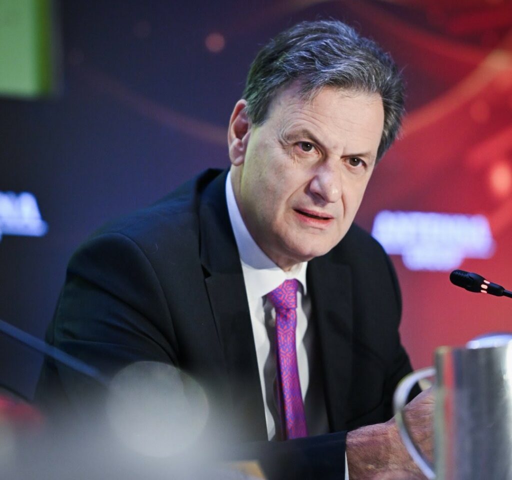 Θεόδωρος Σκυλακάκης: Ανοίγουμε την αγορά αποθήκευσης ενέργειας – Χωρίς επιδοτήσεις οι μπαταρίες