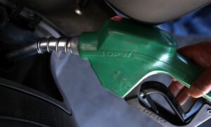 Δεσμεύτηκαν 2,3 τόνοι υγρών καυσίμων που διακινούνταν παράνομα – 4 συλλήψεις