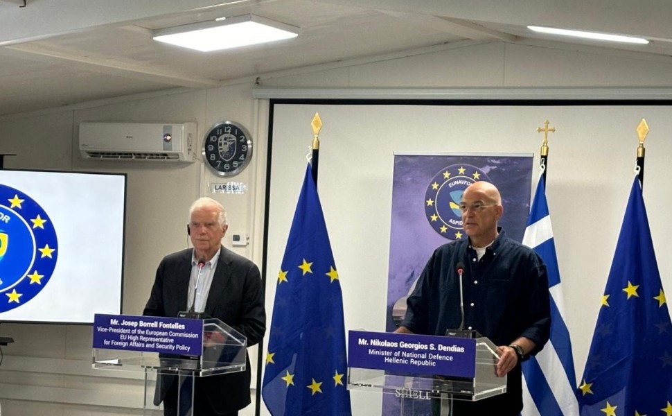 Απευθυνόμενος προς το πλήρωμα ο κ. Δένδιας αφού εξέφρασε "και πάλι την ευγνωμοσύνη και την αναγνώριση της ελληνικής κοινωνίας