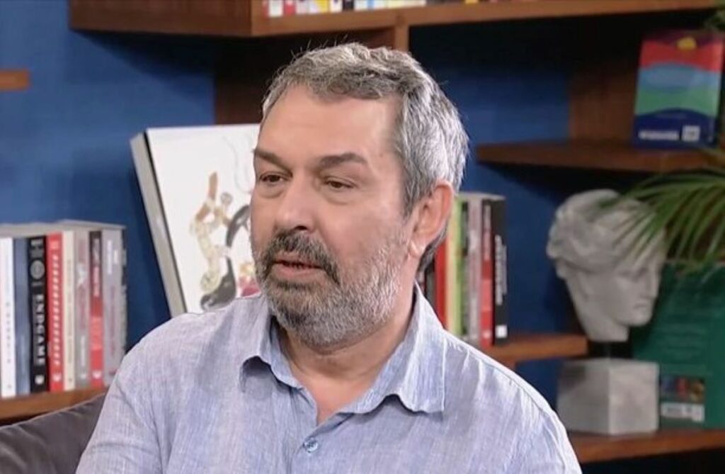 Χρήστος Χατζηπαναγιώτης: Επέστρεψε στη σκηνή μετά τη σοβαρή περιπέτεια υγείας που πέρασε