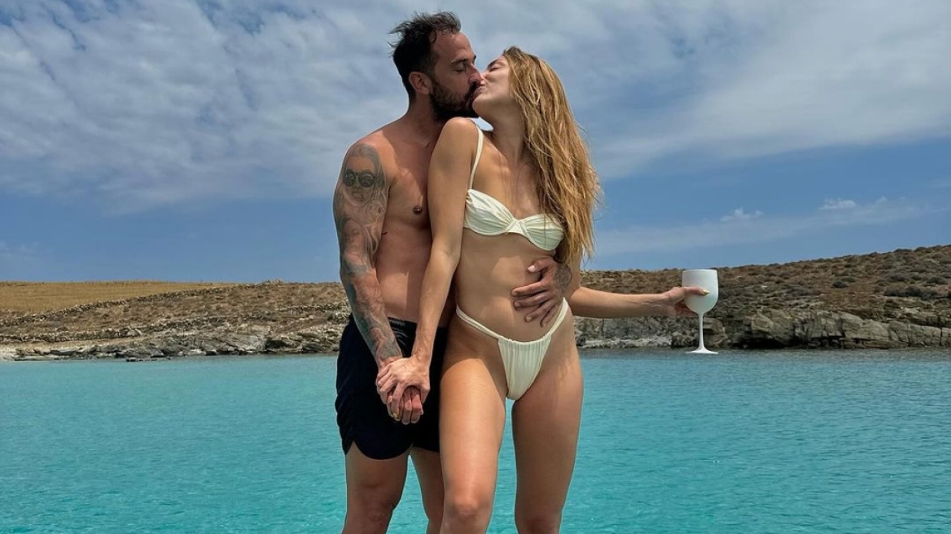 Άρης Σοϊλέδης: Το φιλί με τη Μαριλίνα Κυπαρίσση στο Instagram