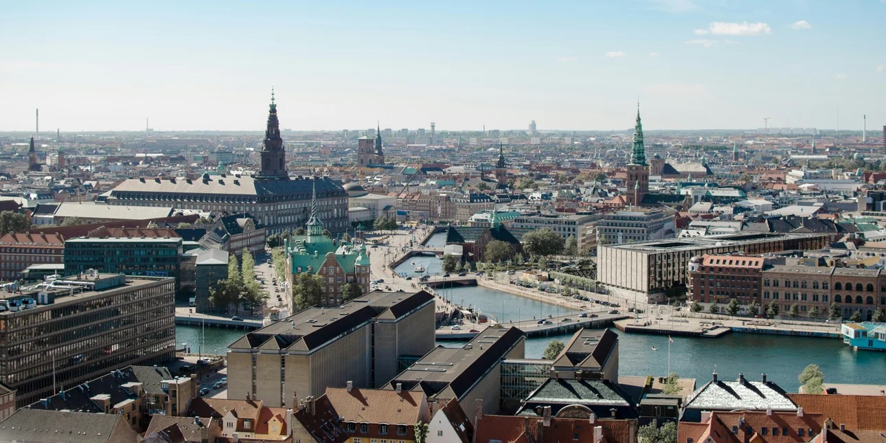 Αυτή η ευρωπαϊκή πρωτεύουσα ανταμείβει τουρίστες με δωρεάν γεύματα, κρασιά και άλλα -Με έναν όρο