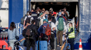Ακρίβεια: Κορυφώνεται η έξοδος του καλοκαιριού – Έντονη η δυσχέρεια των πολιτών για τις τιμές στα ακτοπλοϊκά