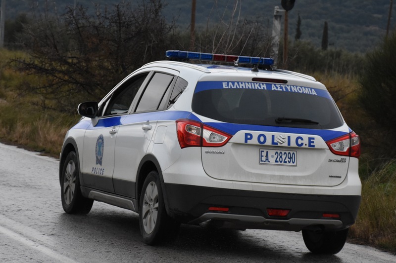 Για την υπόθεση διενεργείται προανάκριση από το τμήμα Ασφάλειας της Τρίπολης, ενώ συνεχίζονται οι έρευνες για την σύλληψη του δράστη.