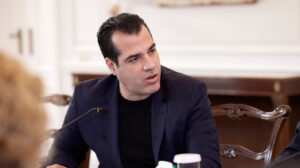 Πλεύρης για Novartis: Ποιοι από τον ΣΥΡΙΖΑ είπαν στους μάρτυρες να μιλήσουν για πολιτικά πρόσωπα;