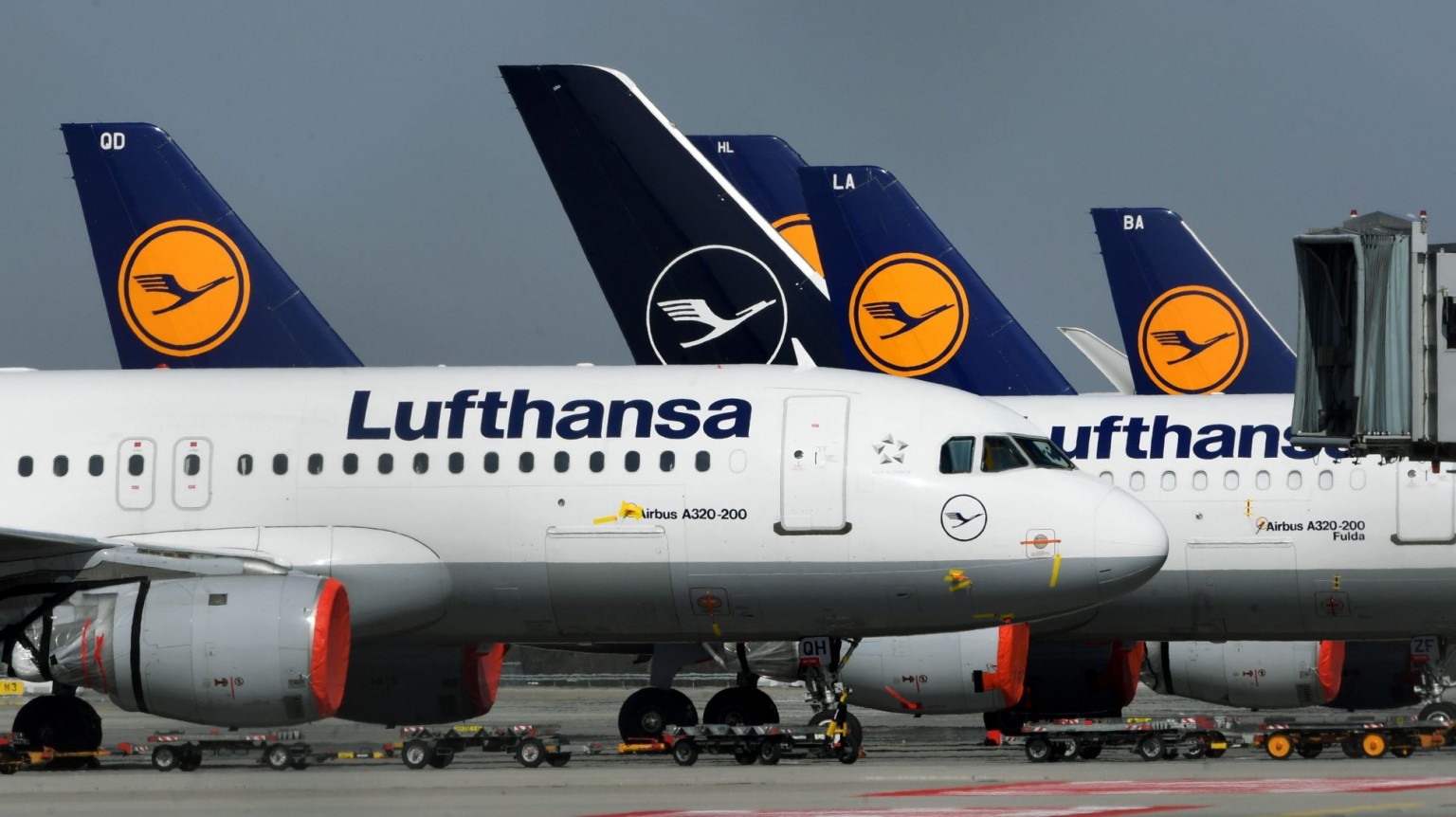 Από το κακό στο χειρότερο η Lufthansa – Τι λένε οι αναλυτές
