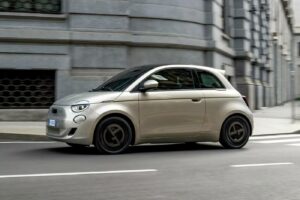 Fiat 500e: Στυλ και φινέτσα με υπογραφή Giorgio Armani