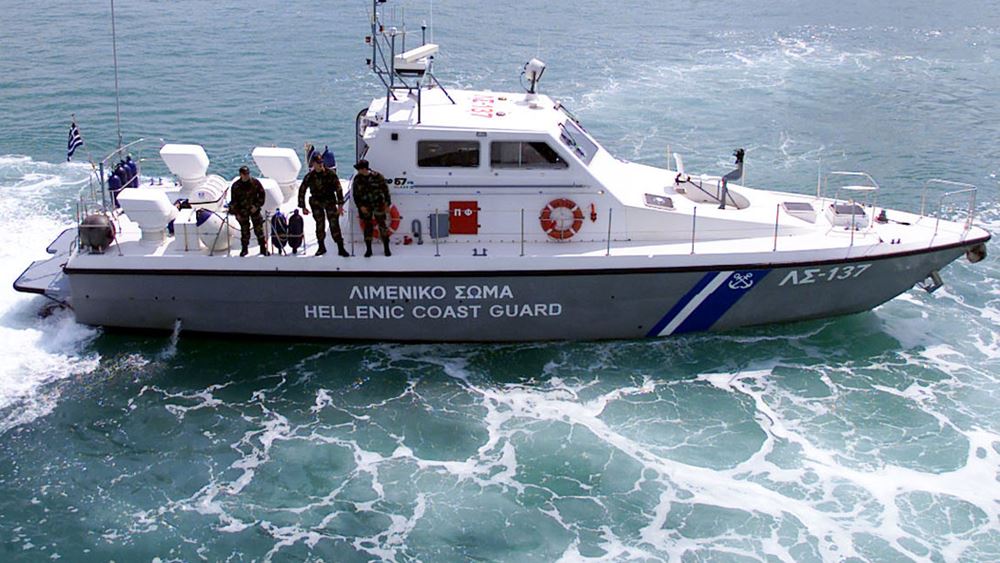Σαντορίνη: Συνελήφθησαν δύο αλλοδαποί για διακίνηση 63 μεταναστών
