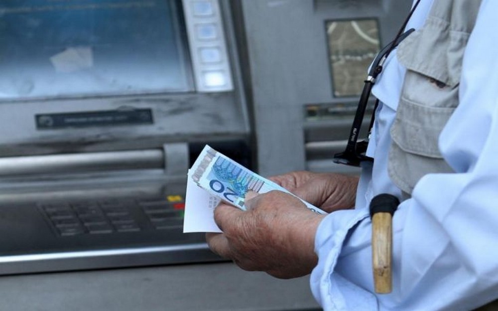 Συντάξεις Αυγούστου: Πότε θα γίνουν οι καταβολές - Οι ημερομηνίες για όλα τα ταμεία
