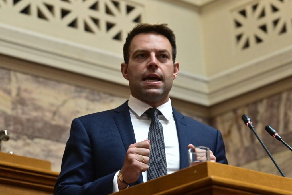 240725195857_kasselakis