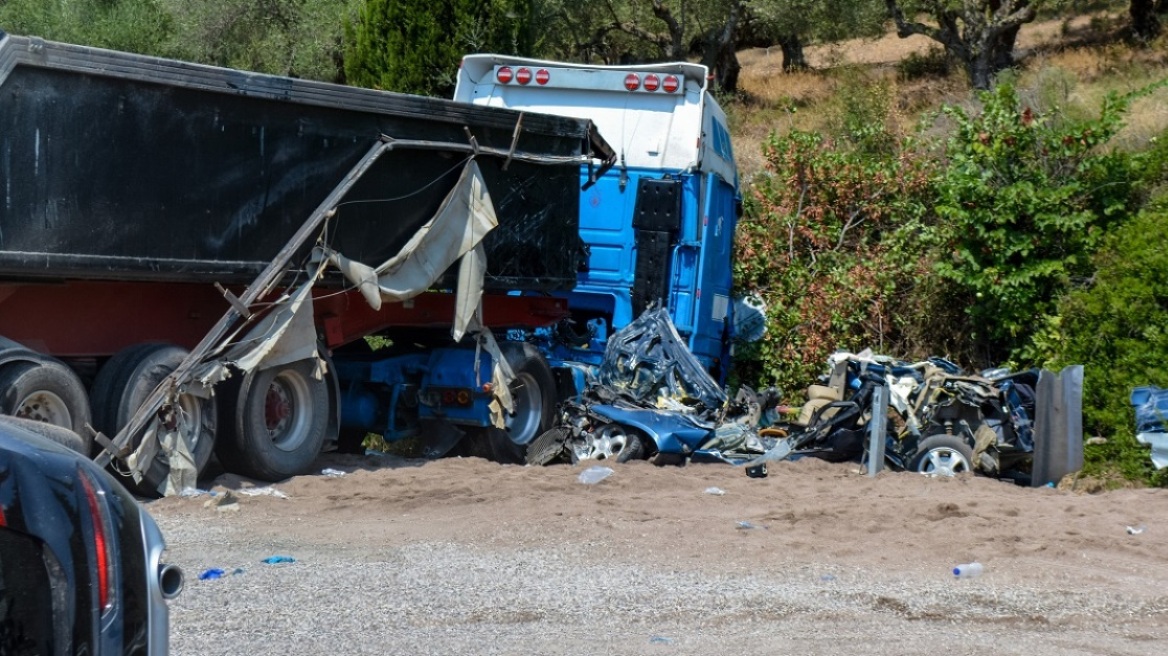 Τροχαίο στη Μεσσηνία: Φρουρούμενος νοσηλεύεται ο οδηγός της νταλίκας - 4 νεκροί, ανάμεσά τους δύο παιδιά
