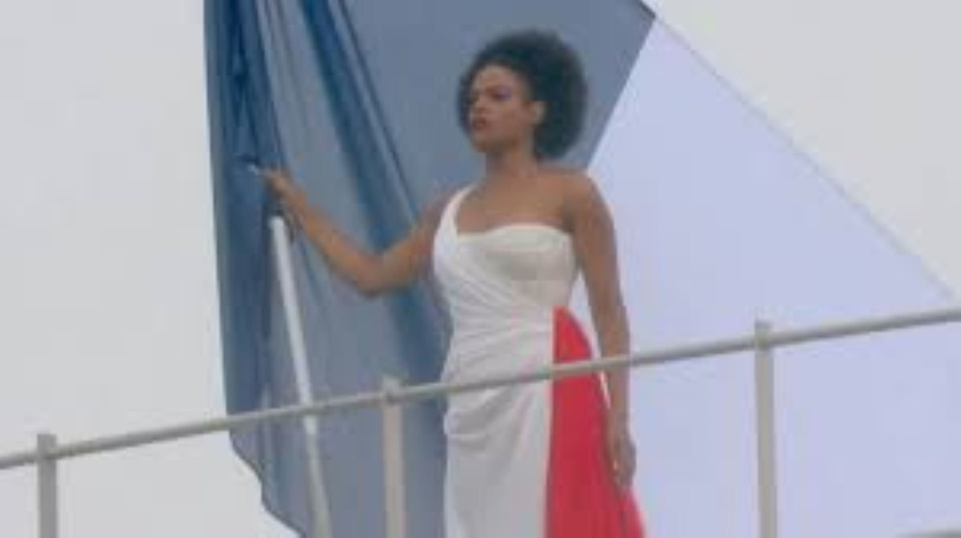 Παρίσι 2024: Ποια είναι η 28χρονη Αξέλ Σαιν-Σιρέλ από τη Γουαδελούπη που τραγούδησε τη «Μασσαλιώτιδα»