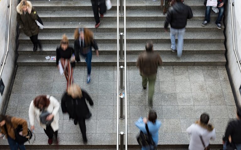 ΕΛΣΤΑΤ: Στο 7,9% υποχώρησε η ανεργία τον Μάιο