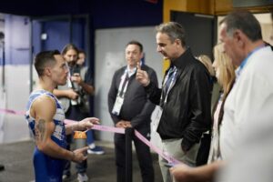 Τα συγχαρητήρια στον Λευτέρη Πετρούνια