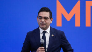 Σταμάτης για πισίνα Κασσελάκη: Δεξαμενή με ξαπλώστρες δεν έχω ξαναδεί