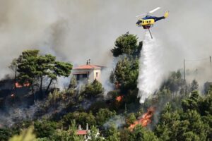 Ανοίγουν ξενοδοχεία και γυμναστήρια για την προσωρινή διαμονή των πληγέντων από την πυρκαγιά – Ανοιχτό και το ΟΑΚΑ