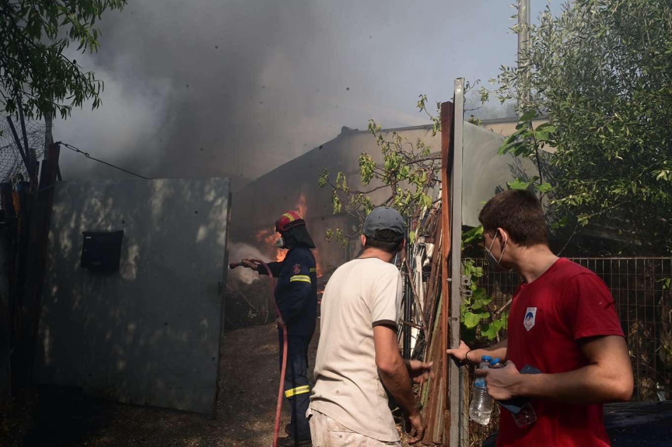 Φωτιά στην Αττική: Σύσκεψη υπό τον Χαρδαλιά για την εξέλιξη του πύρινου μετώπου