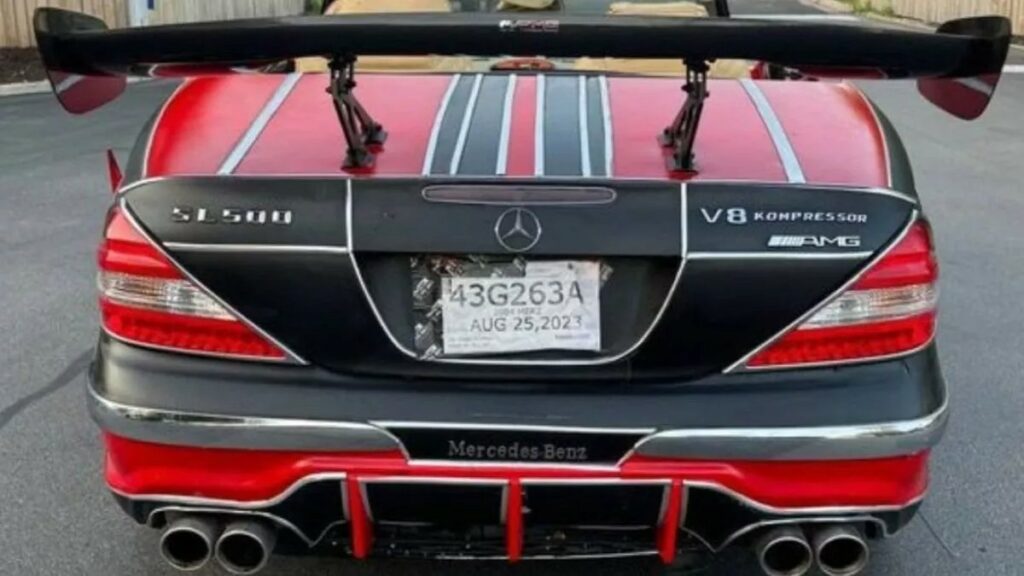 H πιο κιτς Mercedes Benz που έχει κυκλοφορήσει ποτέ πωλείται στο ...Facebook