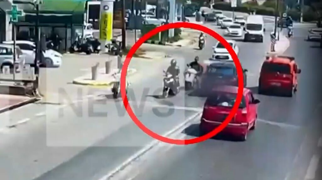 Ιταλός τουρίστας παρασύρει και εγκαταλείπει διανομέα