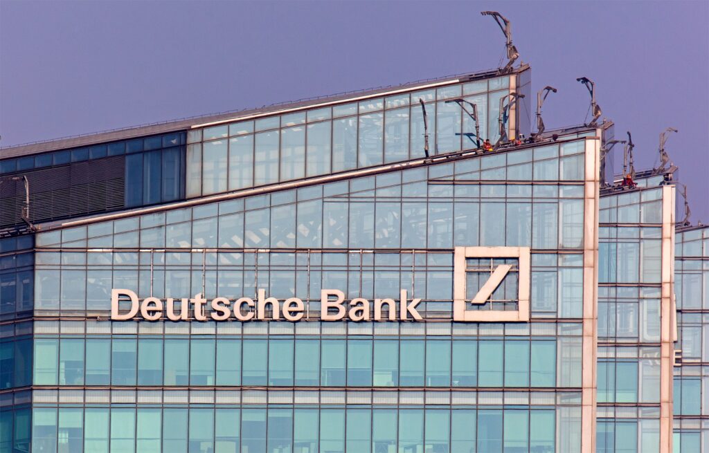 Deutsche Bank: O Αύγουστος «στοίχισε» στις ελληνικές μετοχές
