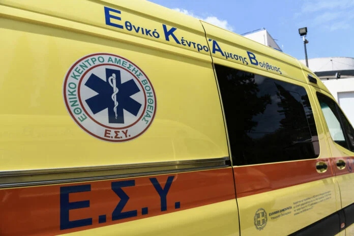 Νεκρός 47χρονος σε τροχαίο στη Βελίκα Λάρισας Θανατηφόρο τροχαίο σημειώθηκε τα ξημερώματα του Σαββάτου, με αναβάτη μηχανής να αφήνει την τελευταία του πνοή στην περιοχή της Βελίκας στη Λάρισα. Σύμφωνα με το Larissanet, κάτω από αδιευκρίνιστες συνθήκες, η μηχανή του 47χρονου εξετράπη, με αποτέλεσμα να χάσει τη ζωή του. Τον άνδρα εντόπισαν νωρίς το πρωί του Σαββάτου, διερχόμενοι όπου και κάλεσαν ασθενοφόρο του ΕΚΑΒ στο σημείο. Παρά τις προσπάθειες των διασωστών ο άνδρας διαπιστώθηκε ότι είχε ήδη χάσει τη ζωή του. Οι έρευνες για τα αίτια του δυστυχήματος βρίσκονται σε εξέλιξη.