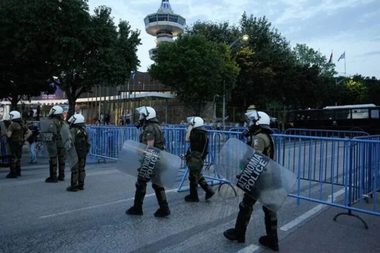 ΔΕΘ: Απροσπέλαστη η Θεσσαλονίκη - Ισχυρές διμοιρίες, ελικόπτερο και «Αίαντας» επί ποδός