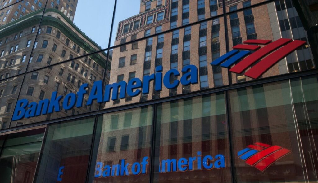 Bank of America: Ανεβάζει το κατώτατο ωρομίσθιο στα 24 δολάρια