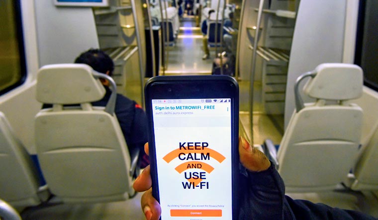 Aπό την Ακρόπολη ξεκινά το δωρεάν WiFi στο Μετρό