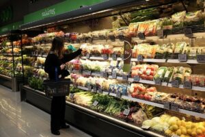 Τέλος το εορταστικό ωράριο: Τι ώρα κλείνουν καταστήματα και σούπερ μάρκετ σήμερα Σάββατο 4/1